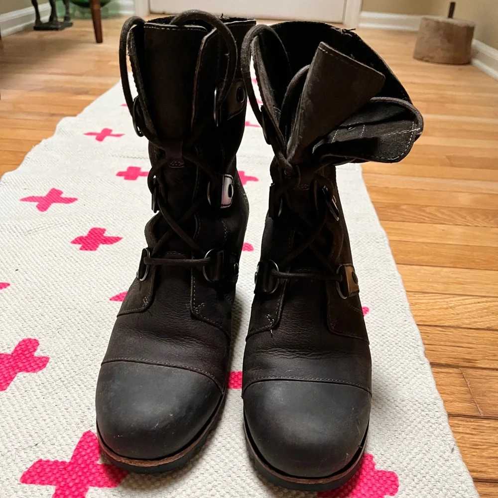sorel boots - Picture 2 of 4